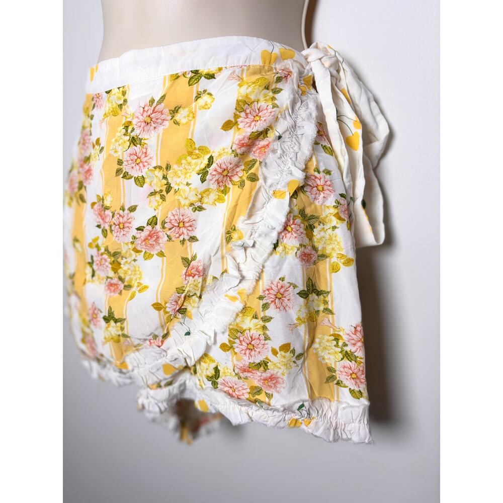 For Love & Lemons Atlanta Skort Yellow Striped Broderie Trim Wrap Shorts Size S - Picture 4 of 6
